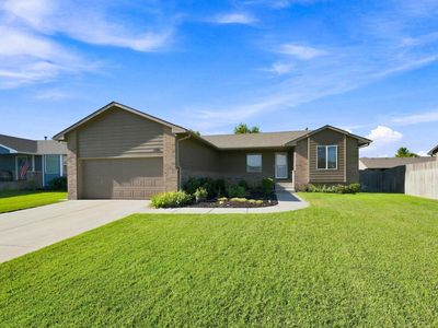 2609 E Casey Dr