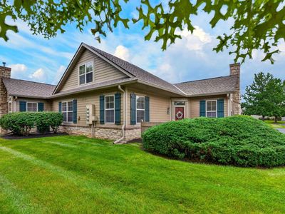7434 Falls View Cir