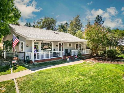 2200 Mayfield Dr
