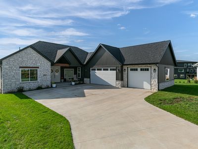 2011 E 59th Ct