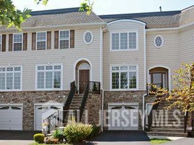 12 Sandra Ct