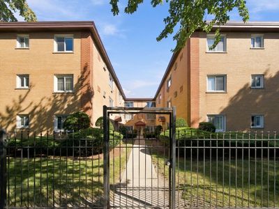 1626 W Greenleaf Ave APT 1E