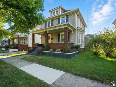 633 Scott St