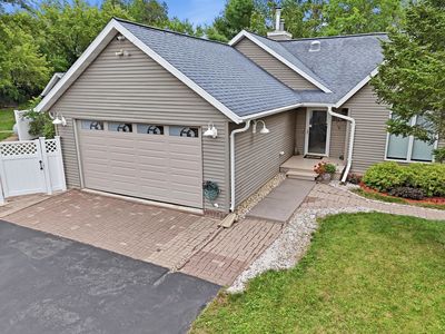 W6479 Gem Ave