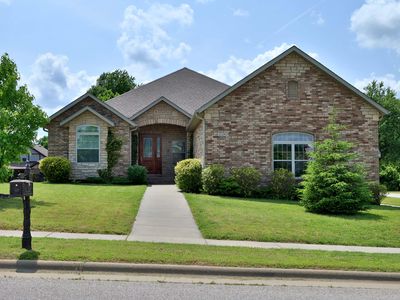 1189 N Cedar Ridge Avenue