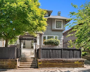 746 Broadway E