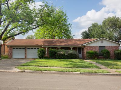 3715 OAK TRL