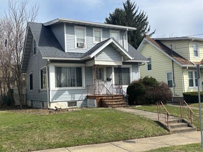 266 Oak St