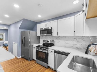 2173 Lexington Ave