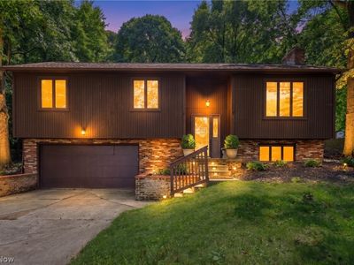 21 W Howe Rd