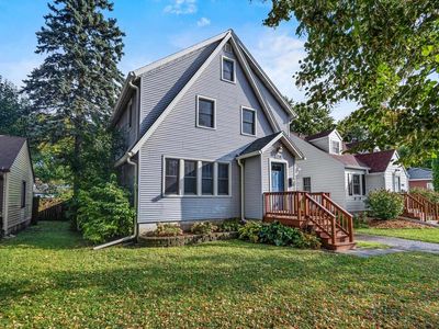 2738 Commercial Avenue