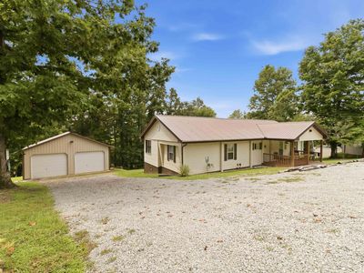 75 Lakeshore Dr