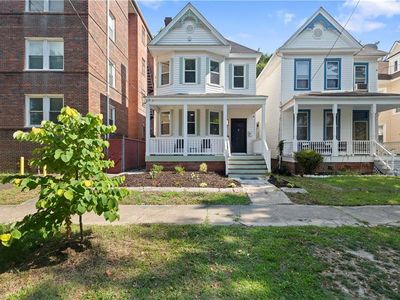 205 W 36th St