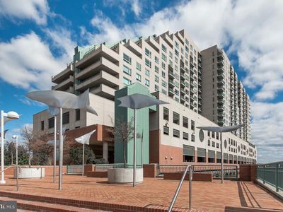 717 S Chris Columbus Blvd Unit 620
