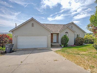 313 Peach Avenue