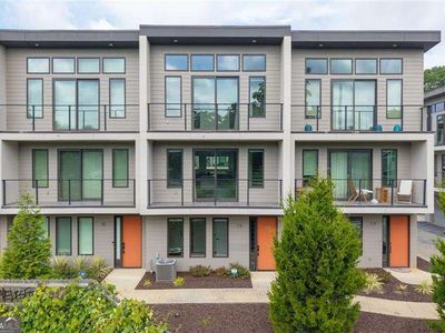 1300 Memorial Dr #16
