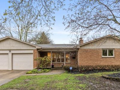 2404 Cambridge Dr SE