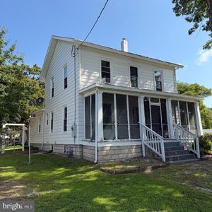 242 E Walnut Rd