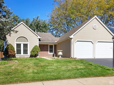 210 W Streamwood Blvd