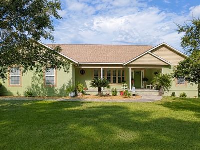 142 SW Lexington Ct