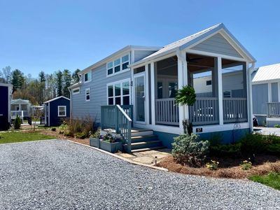 Property at 57 Breezy Meadow Ln, Flat Rock, NC