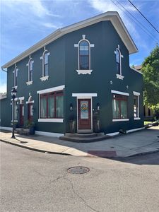 201 Brown St