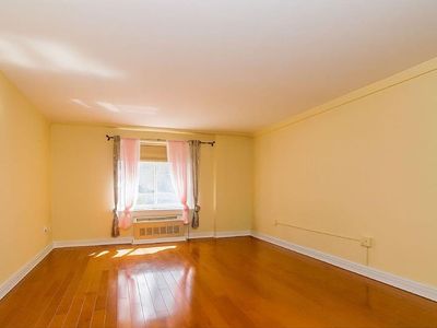 3171 Whitney Ave APT 1B