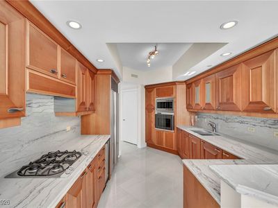 2777 Paradise Rd Unit 2304