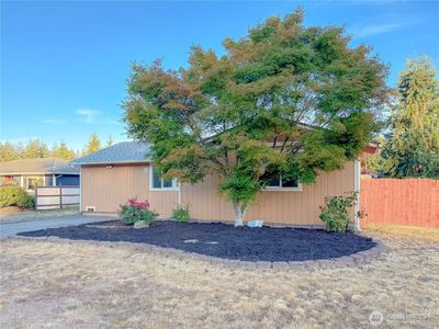 301 Seattle Street E