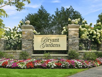 10 Bryant Crescent #1L