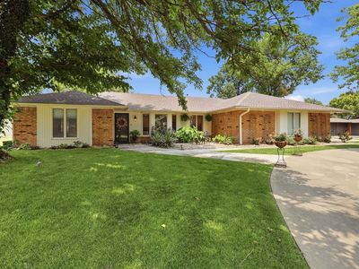 2702 Edgewood Dr