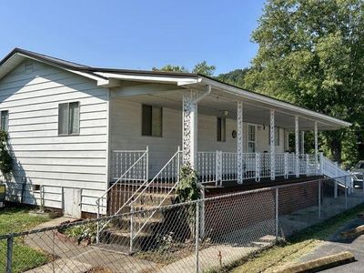 98 Bridge St