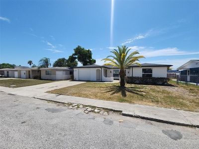 1153 Viking Dr