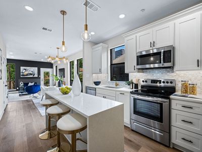 3817 Gilbert Ave APT 103