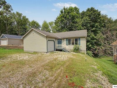 Property at 707 Greenbriar Cir, Howard, OH