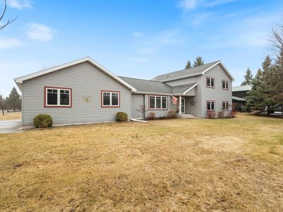 5827 Cedar Ave