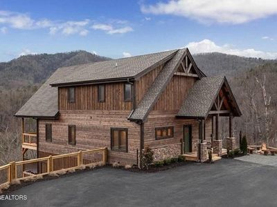 1563 Mountain Dreams Way
