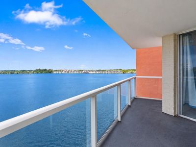 1301 NE Miami Gardens Dr APT 505W