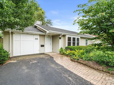 Property at 316 Dee Rd, North Aurora, IL