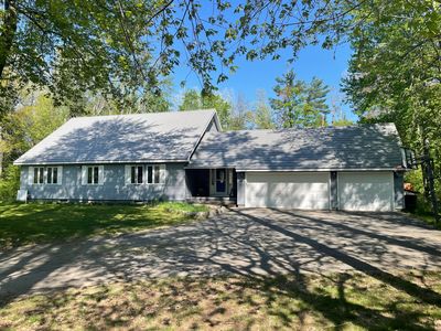 935 Robinhood Ln