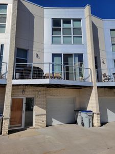 2136 North Commerce STREET