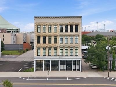 415 E Market St Unit 201