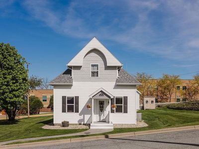 718 Fairview Street