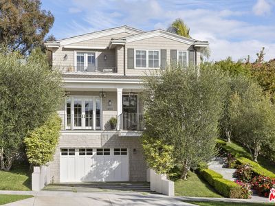 1400 Warnall Ave