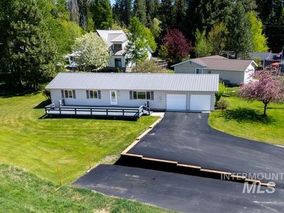 1605 Lawrence Dr
