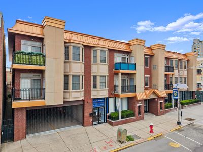 255 Broadway APT 206
