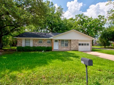 327 W McKinney St