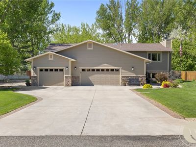 4606 Robbie Ln