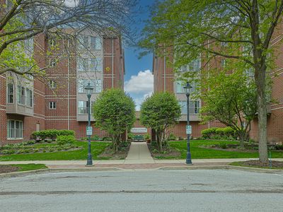 27 E Hattendorf Ave Unit 213
