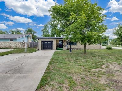 Property at 528 Sweezy St, Halstead, KS